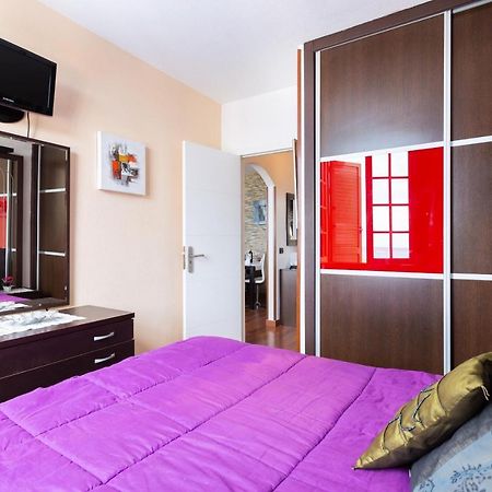 Apartamento En Primera Linea De Playa Con Aire Acondicionado Арона Екстериор снимка